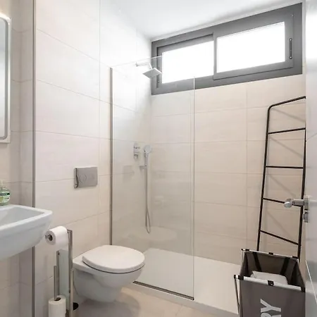 Modern Walking Distance From The Villa Manilva
