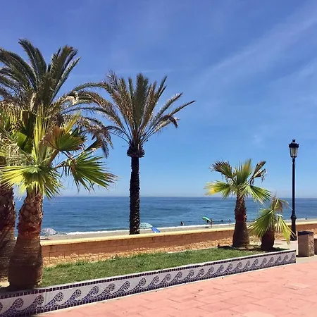 Modern Walking Distance From The Villa *