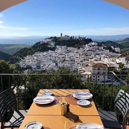 Modern Walking Distance From The Villa